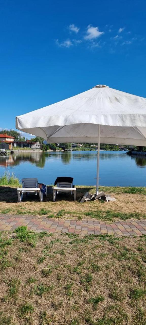 У Дачі Для Своїх Konuk evi Novyye Bezradichi Dış mekan fotoğraf