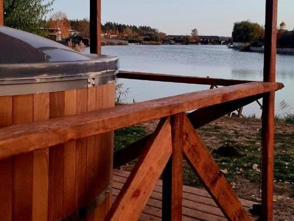 У Дачі Для Своїх Konuk evi Novyye Bezradichi Dış mekan fotoğraf